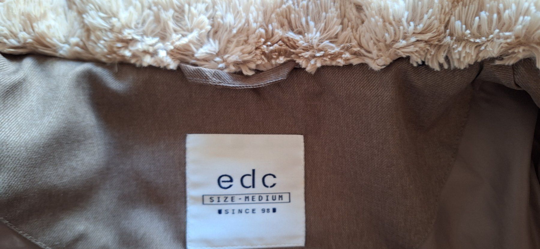 Esprit Giacche: EDC (Esprit), doudoune / Daunenjacke – Nuovo (secondo la descrizione) da Lussery-Villars venduto da pousinete02 4