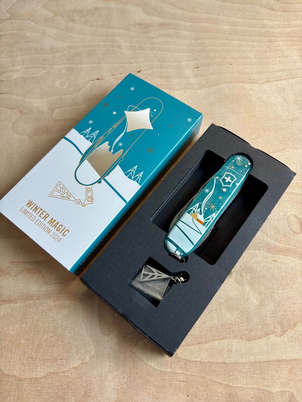 Victorinox Taschenmesser: Victorinox Winter Magic von 2024 – Neu (gemäss Beschreibung) aus Pfungen von bayside01