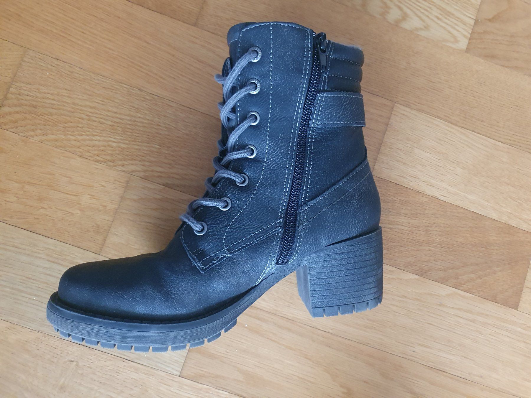 Damenschuhe: Schnürstifeletten von Dockers – Neu (gemäss Beschreibung) aus Lachen SZ von It_is_what_it_is 2