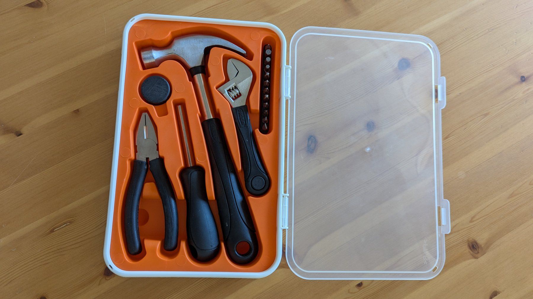 Ikea Tutti gli attrezzi: Boite à outils Ikea – Usato da Pully venduto da dia_6tzd 1