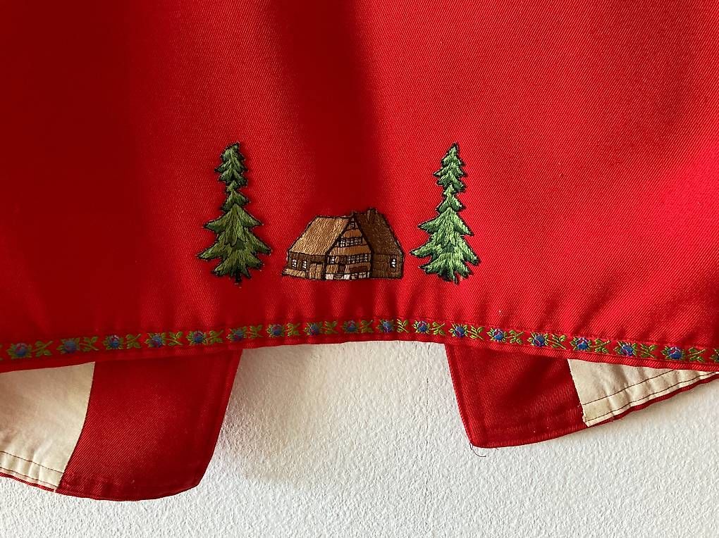 Vestes: Rotes Liebli  Appenzell – D'occasion à Wil SG par Pin05 3