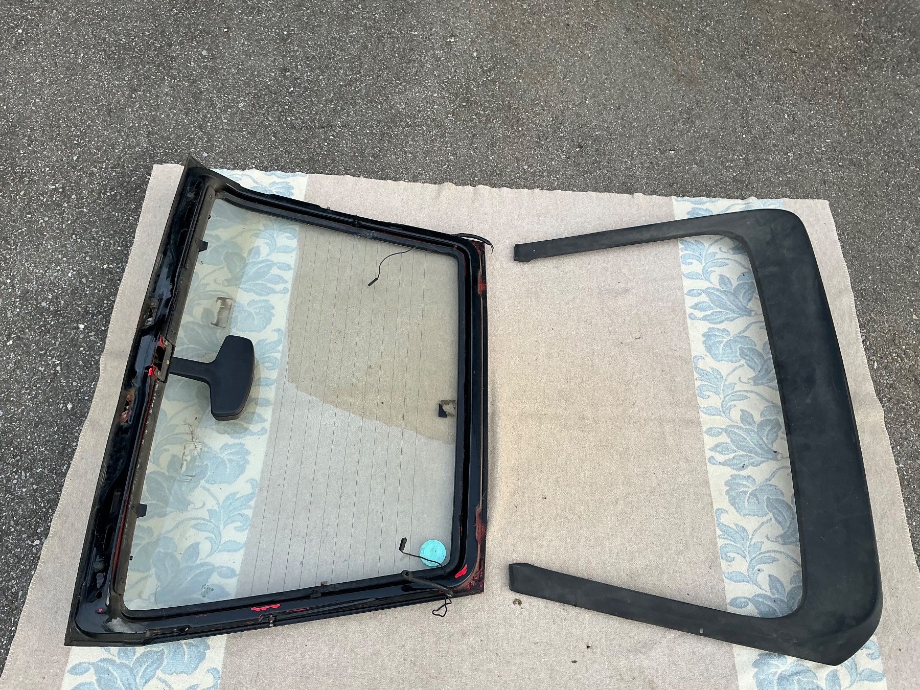 VW Tutti pezzi di ricambio auto: Heckklappe VW Scirocco 2 (schwarz) – Usato da Marbach LU venduto da bru_kk6q 2
