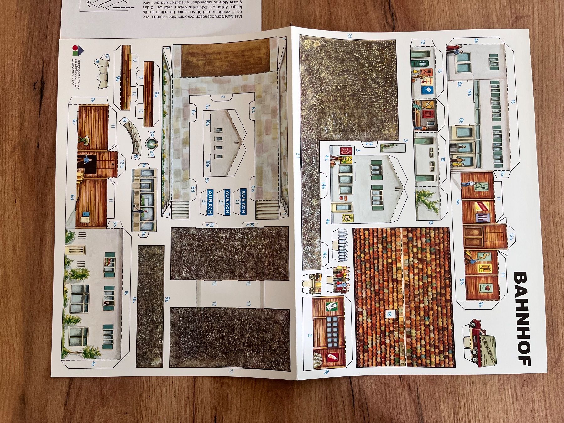 Kit bricolage: 1 Modellbogen Pädagogischer Verlag Bahnhof – Usato da Büsserach venduto da bor_s88m 1