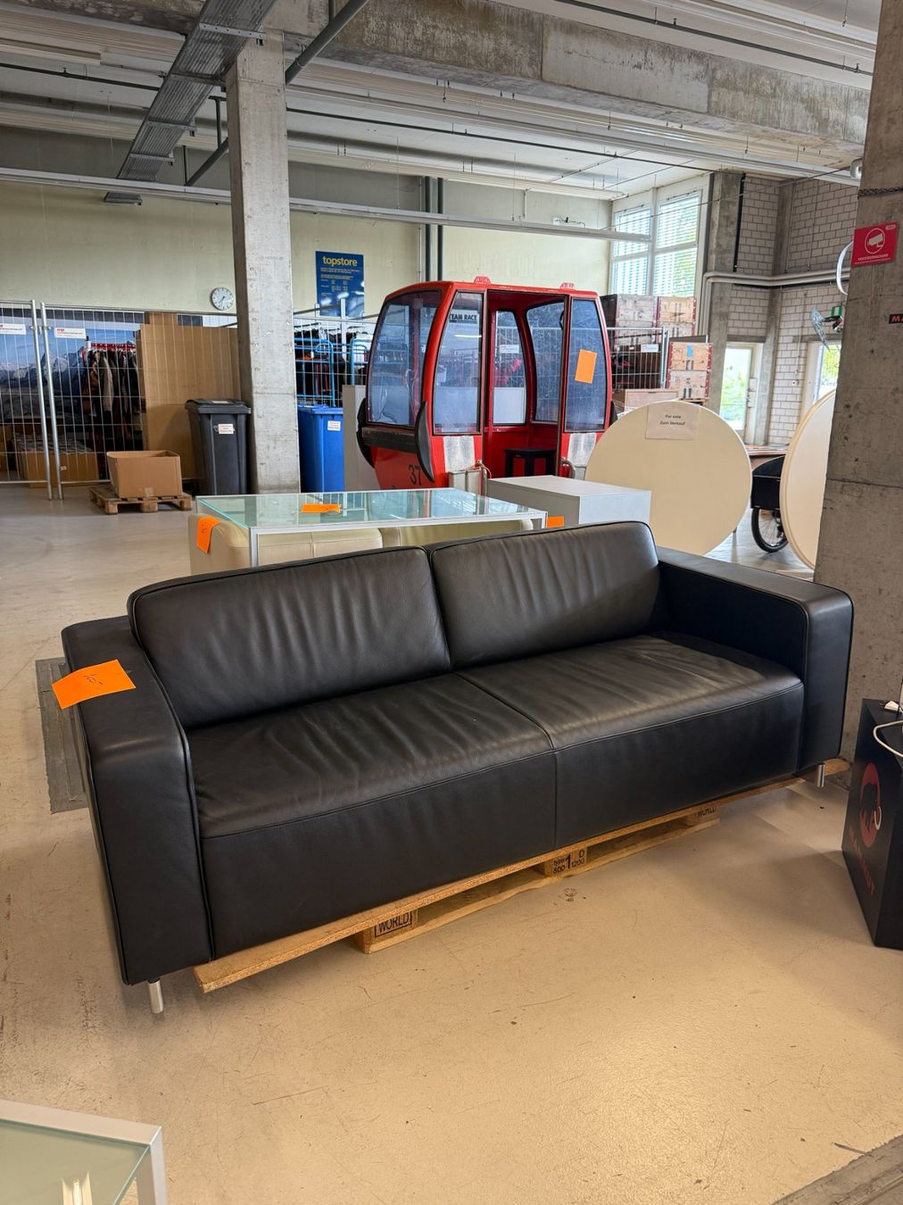 Divani: Schwarzes Sofa in Lederoptik / Kunstleder – Usato da Seon venduto da natalia_mammut 5