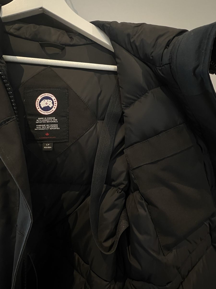 Canada Goose Giacche: Canada Goose Winterjacke, Schwarz, Gr. S – Usato da Täuffelen venduto da lis_cz7q 9