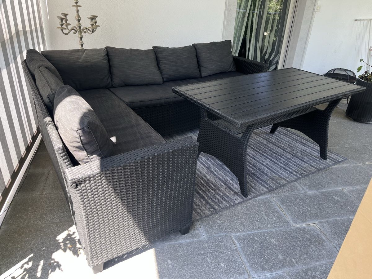Set di tavolo e panche: Rattan Balkon- / Gartenmöbel – Usato da Effretikon venduto da ret_n2mj 1