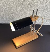 Lampe de bureau bois et métal noir d’ Architecte