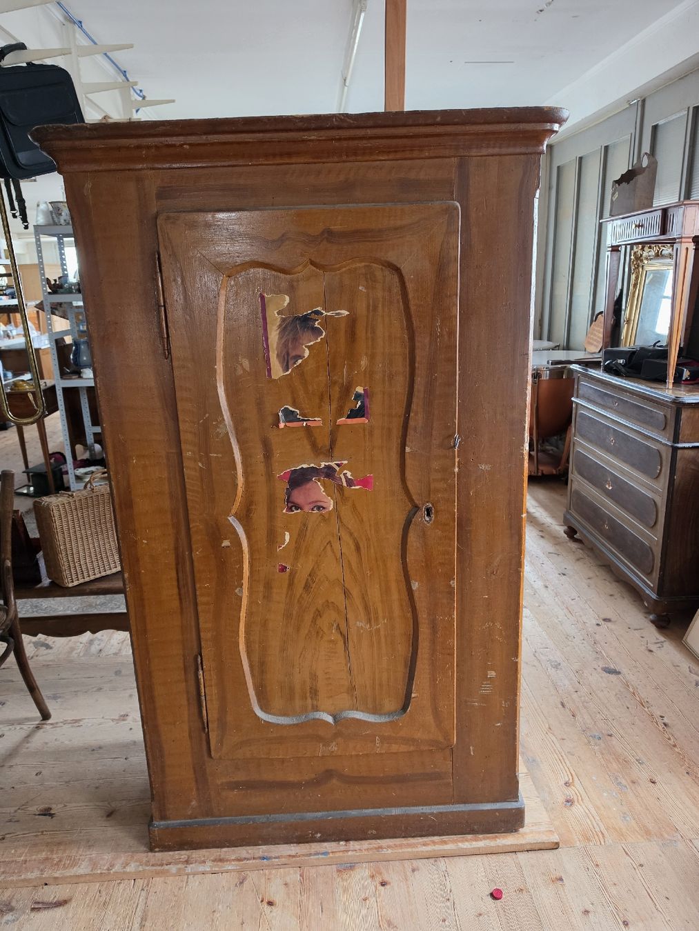 Schränke: Antiker Schrank,  restaurationsbedürftig – Gebraucht aus Mettlen von elios0888