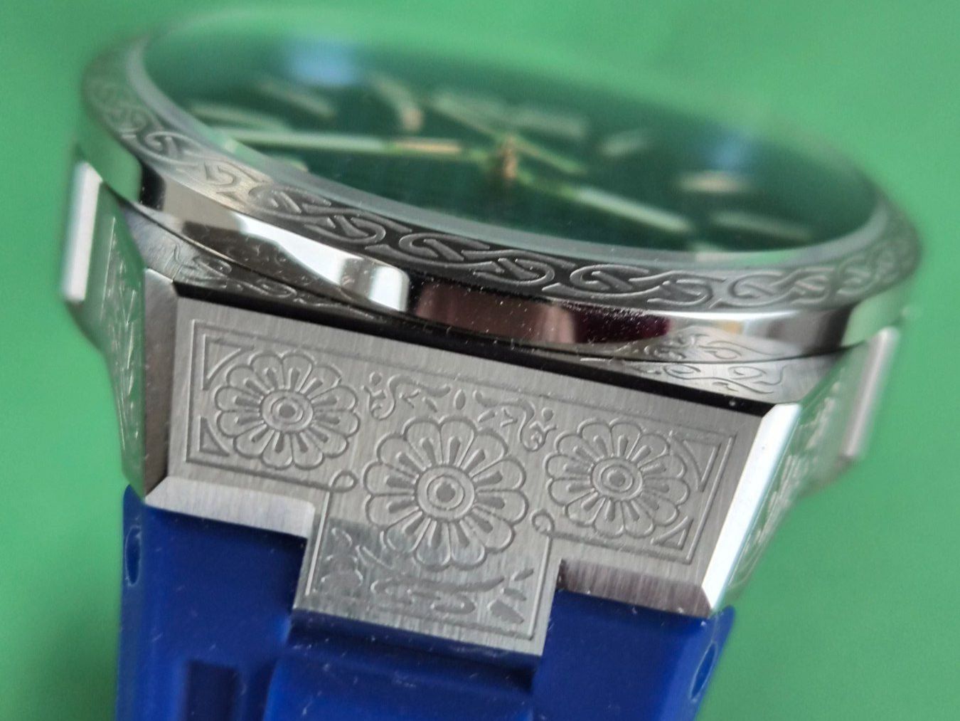 Bomberg Orologi: Bomberg Bolt-68 Neo Auto Metropolis Blue – Nuovo (secondo la descrizione) da Chabrey venduto da Horology 2