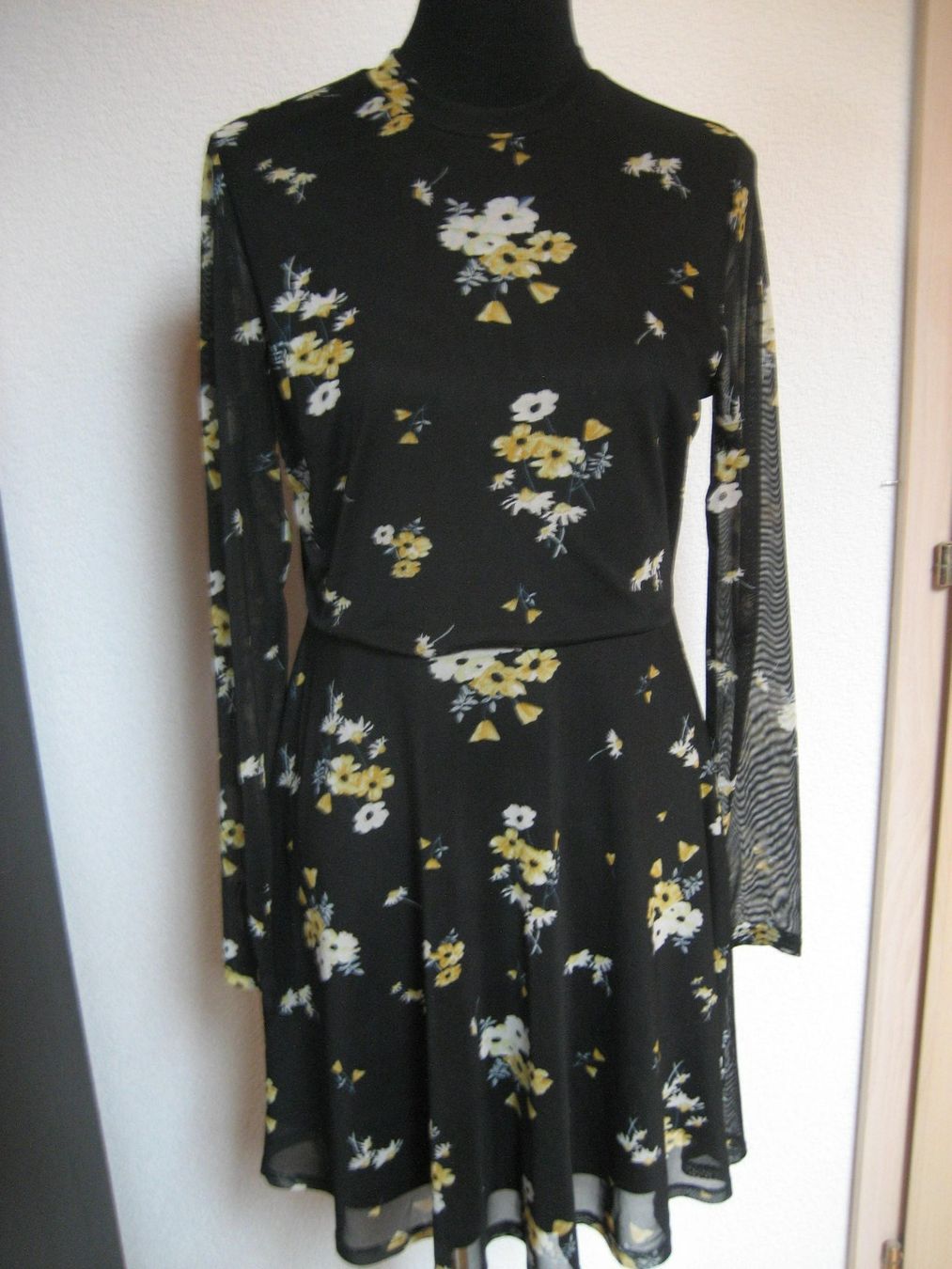 Vestiti: Robe EVEN&ODD taille L – Usato da Delémont venduto da marryb