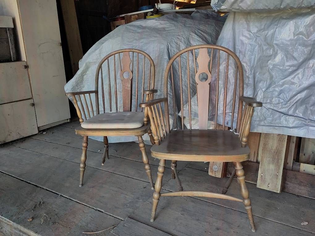 Chaises: Holzstühle – D'occasion à Wilen b. Wollerau par mooontjen