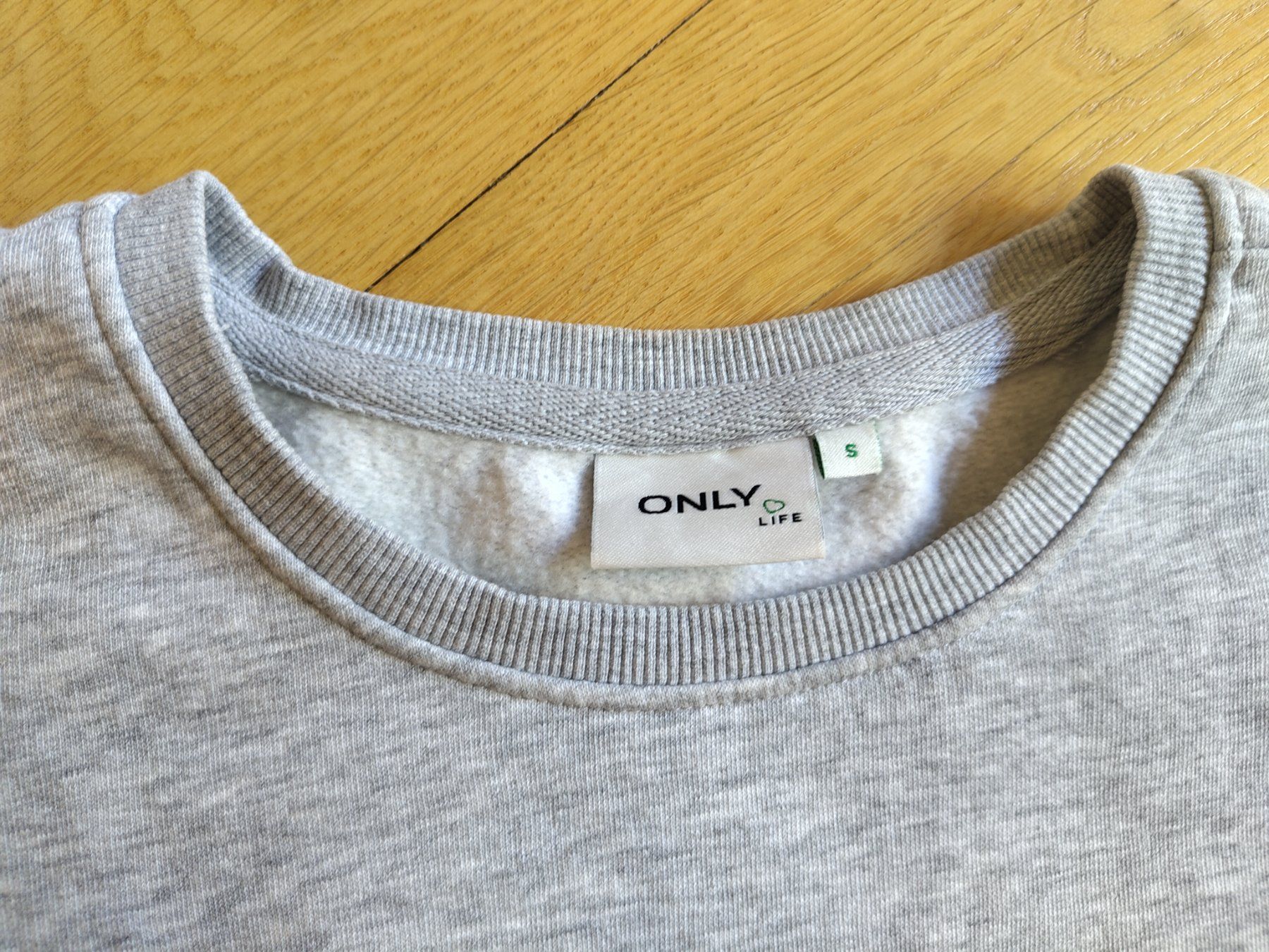 Only Pullover & Sweatshirts: Pullover – Gebraucht aus Bern von Linii 1