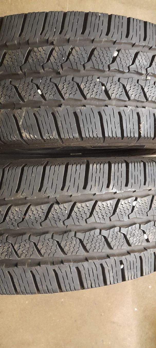 Tutti pezzi di ricambio auto: 2x Winterreifen – Usato da Cham venduto da vento9