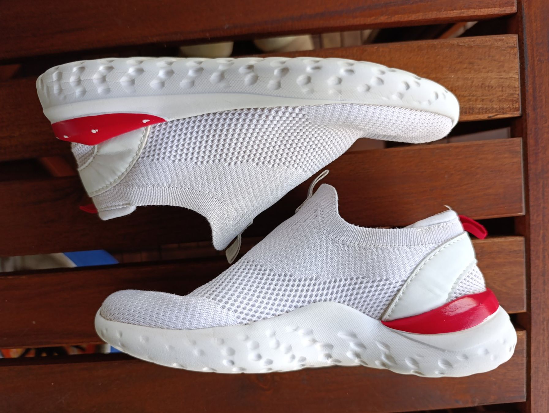 Scarpe per ragazzi: Kinder Sneakers Vty weiss, Gr 34 – Usato da Zürich venduto da VorlonShadow 6