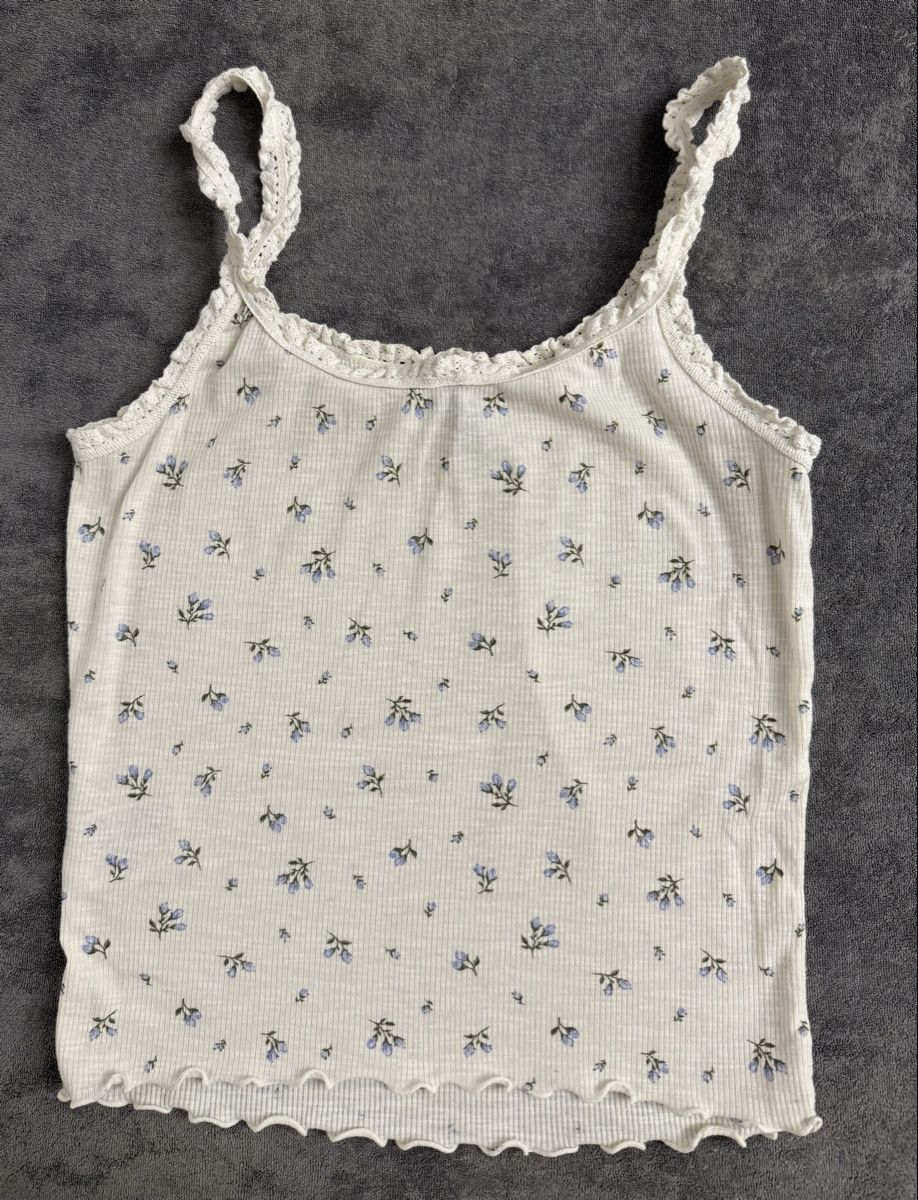 H&M Top: Top mit Blumen von H&M – Nuovo (secondo la descrizione) da Huttwil venduto da mandala123 1