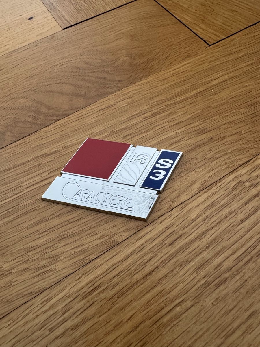 Placchette & Badge: Monogramme RS3 Caractere à coller  – Nuovo e nell'imballaggio originale da Neuchâtel venduto da CP-AUTOS