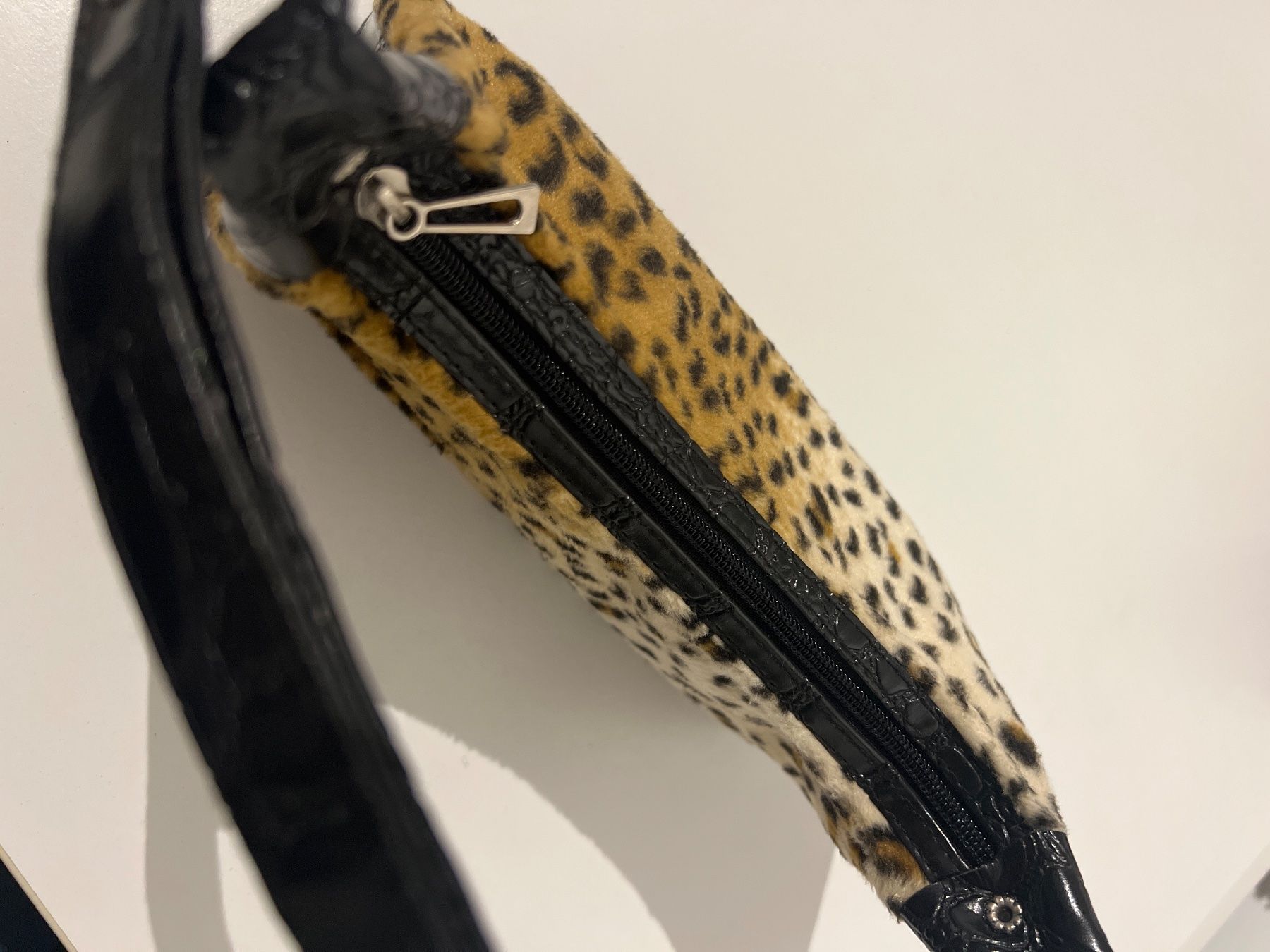 Borse da donna: Leopard-Handtasche im Y2K Stil – Usato da Bern venduto da van_76p7 2