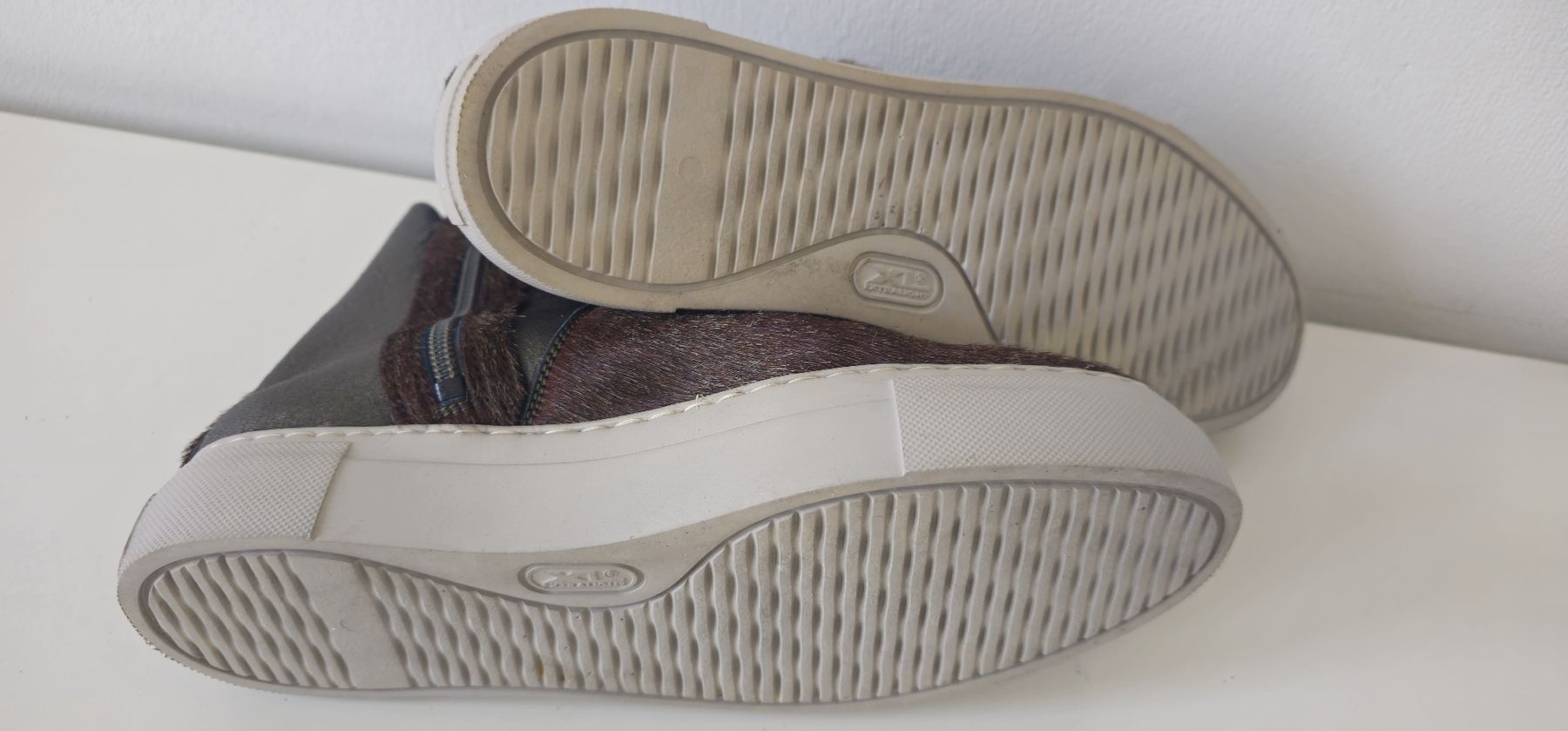 Scarpe da donna: Kunstfell Schuhe Gr. 39 – Usato da Luzern venduto da TausendD 4