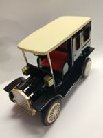Altes Blech Spielzeugauto mit friction antrieb 