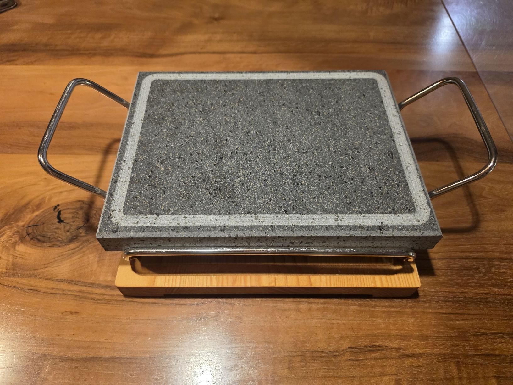 Cuisines complètes: Hot Stone gross – D'occasion à Beromünster par Sweden1218