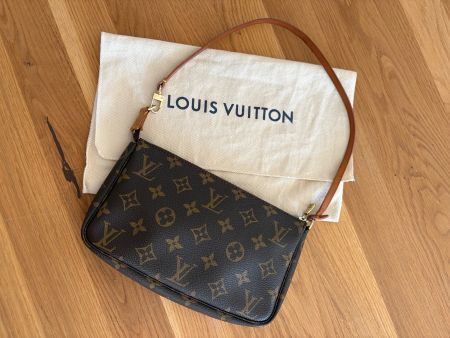 Louis Vuitton Pochette Accessoires