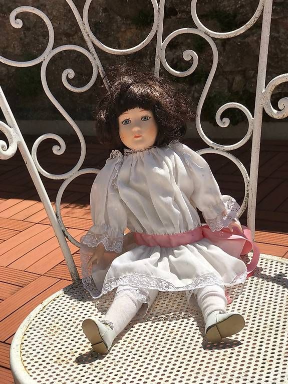 Poupées: Poupée ancienne en porcelaine – D'occasion à Estavayer-le-Lac par mar_2s6b