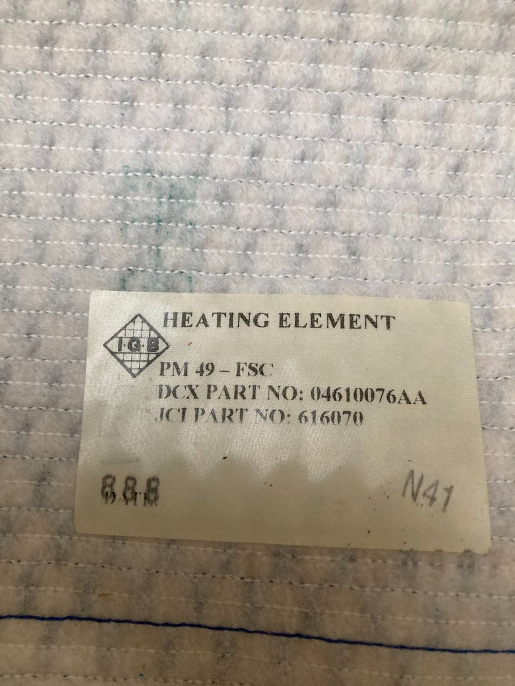 Jeep Tutti pezzi di ricambio auto: Sitzheizung Jeep Compass Mopar 04610076AA – Nuovo e nell'imballaggio originale da Cham venduto da WB2223 3