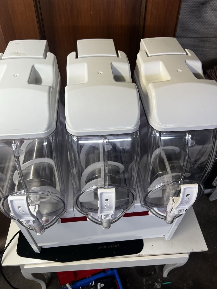 Ggm Gastro Frigoriferi: Gastro 3x6 Liter Slush-Eis-Spender kühl – Usato da Trasadingen venduto da Kaffee.mann 9