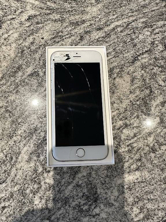 Handys / Smartphones: iPhone 6S – Gebraucht aus Schwanden Sigrisw von NinaT 1