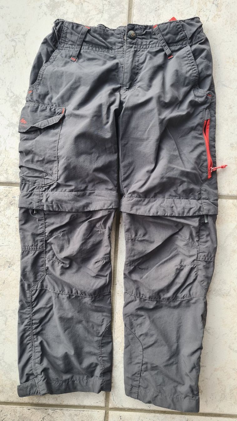 Decathlon Pantaloni: Zip-Off Outdorhosen 125/132 – Usato da Obergösgen venduto da schesom 1