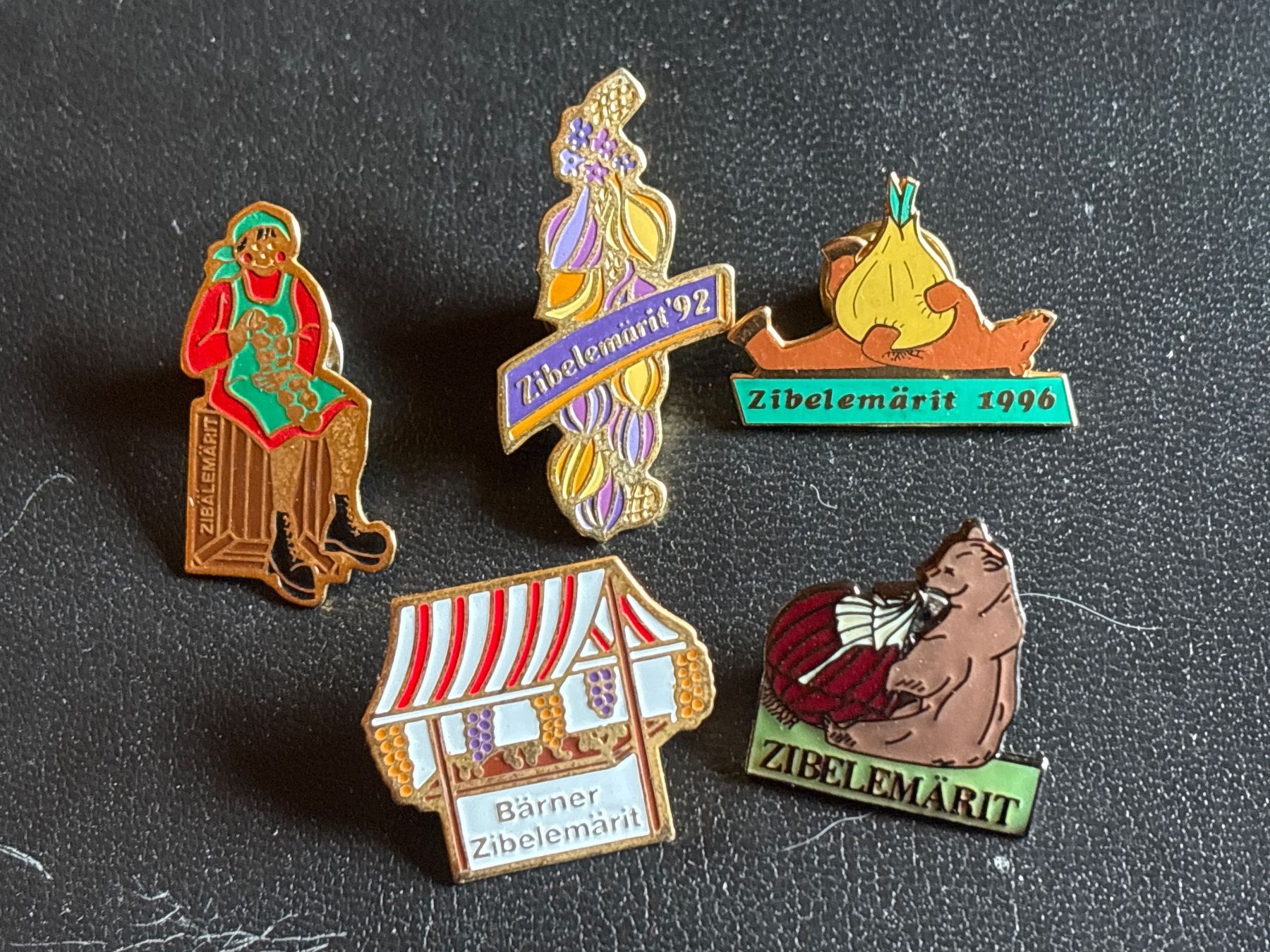 Plaketten & Abzeichen: Pins Berner Ziebelemärit – Gebraucht aus Lützelflüh-Goldbach von NicoleL.
