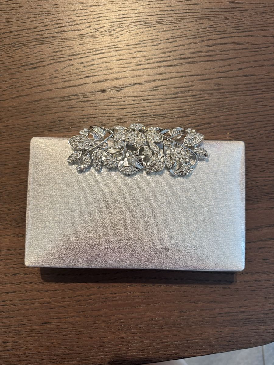 Taschen für Damen: Wunderschöne Clutch Silber mit Glitzer – Neu (gemäss Beschreibung) aus Rümlang von G_Rohrer