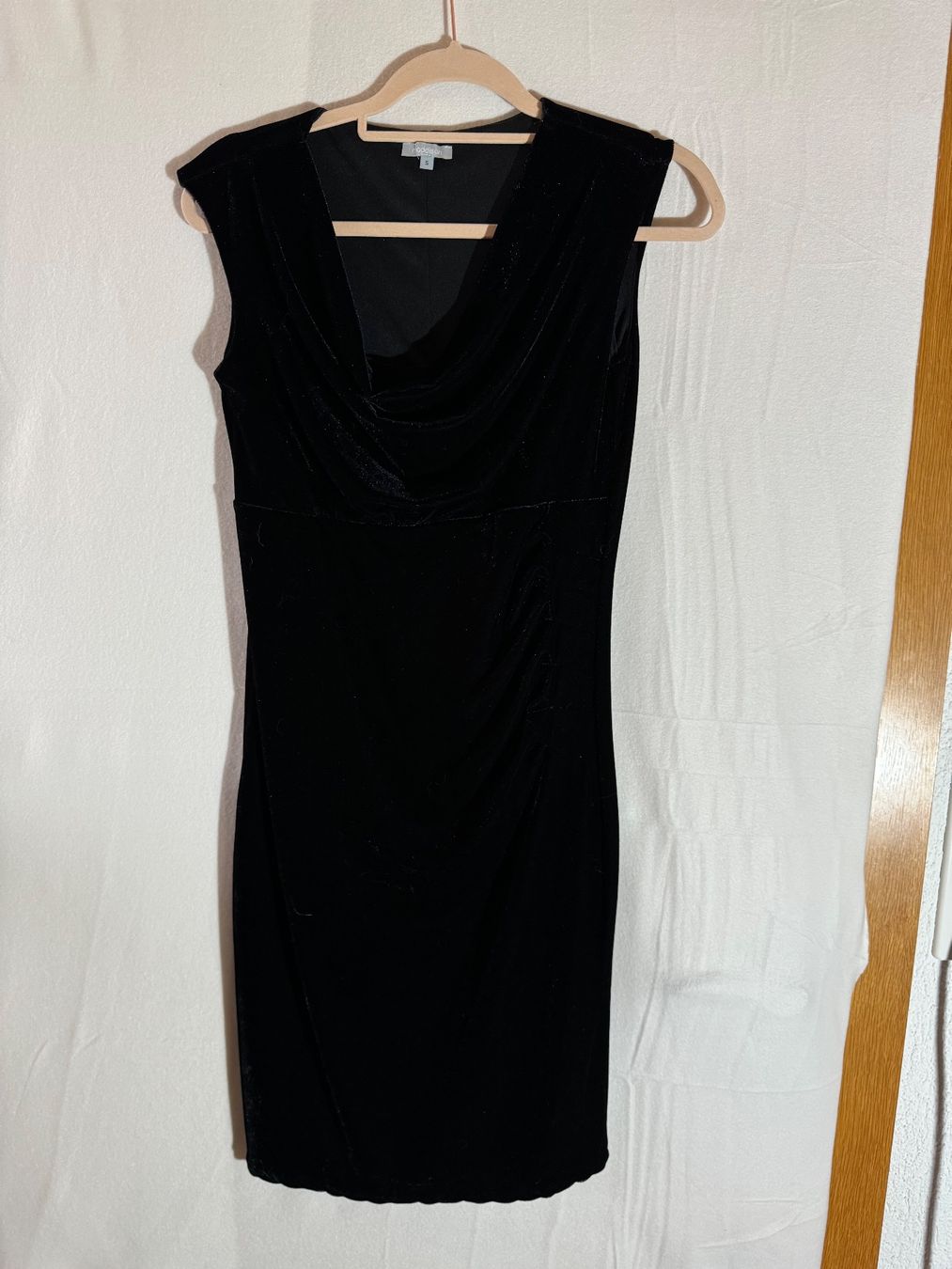 Maddison Vestiti: Schwarzes Kleid von Maddison Gr. S – Usato da Grosswangen venduto da second_hand_dress