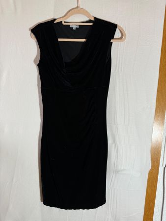 Schwarzes Kleid von Maddison Gr. S