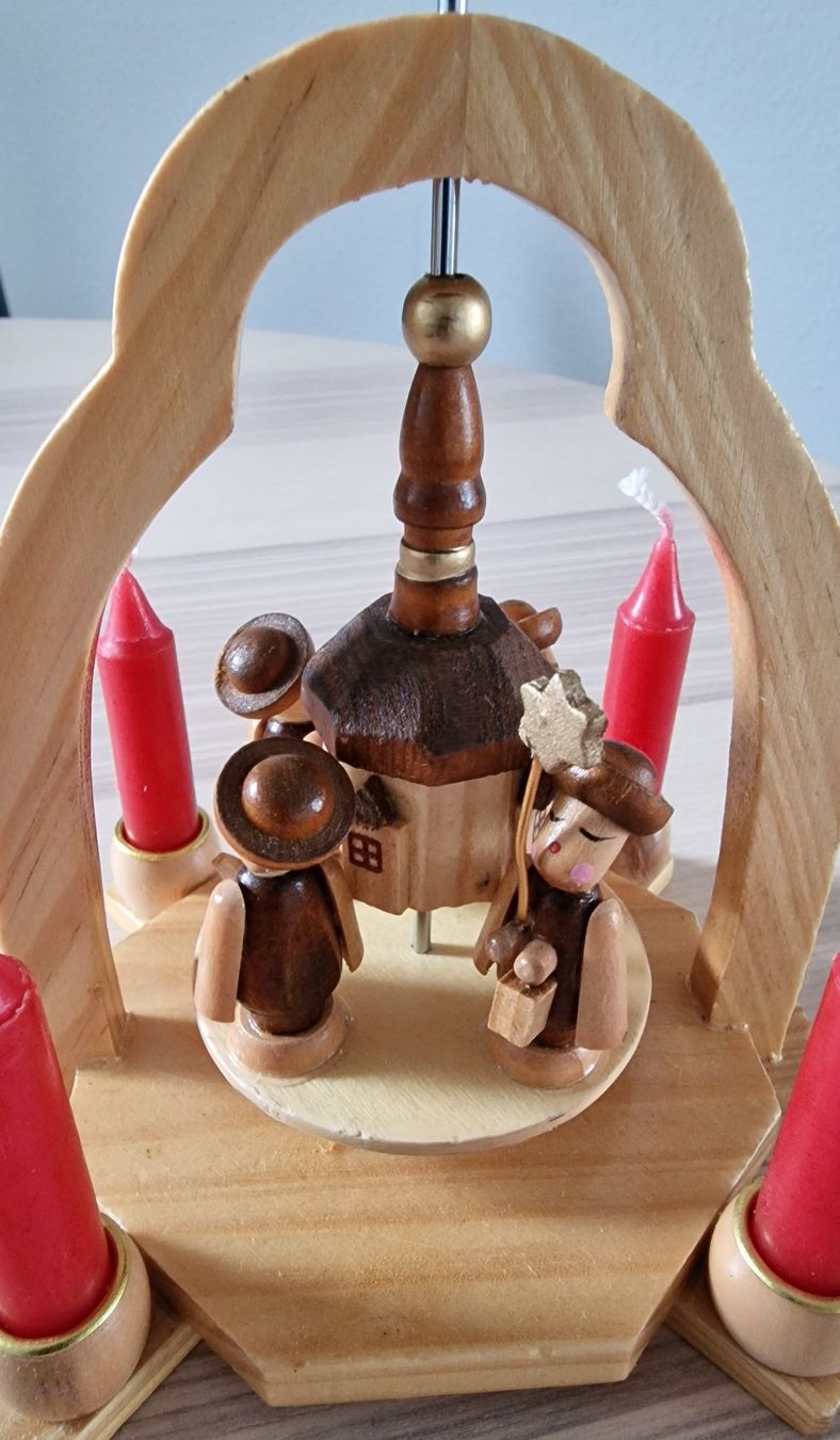 Tutte le decorazioni: Erzgebirge Weihnachtspyramide – Usato da Frauenfeld venduto da Maschia 2