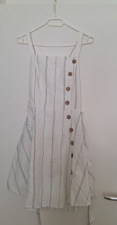 Sommerliches Kleid mit Knöpfen, Grösse S, Top Zustand