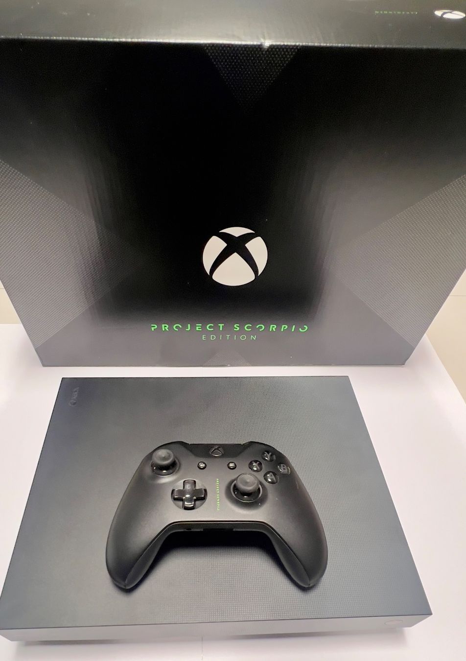 Microsoft Konsolen: XBox Project Scorpio Edition 1TB 4k – Gebraucht aus Sion von ROBY_ROBY_ROBY