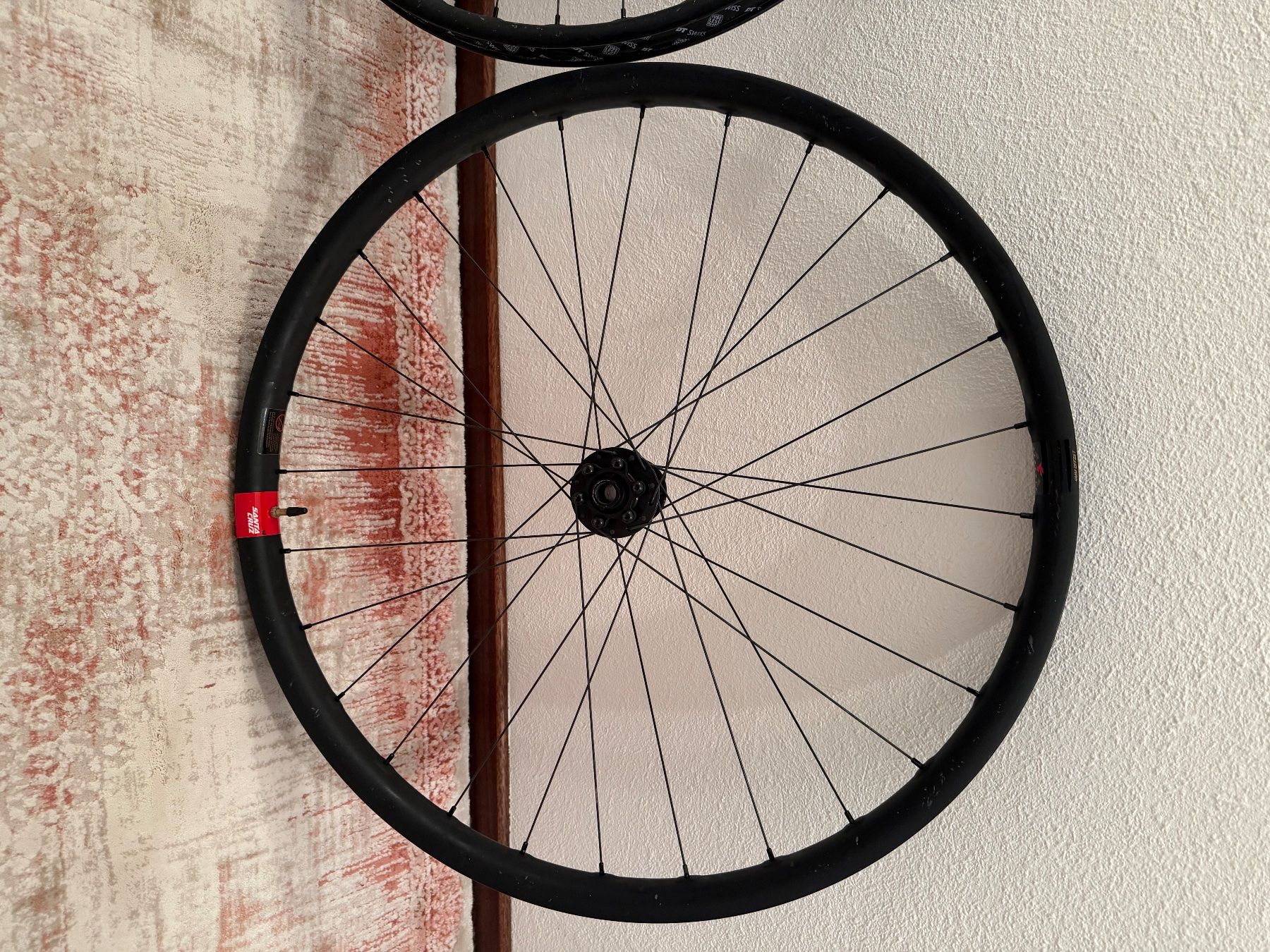 Pneus & Kompletträder: Reserve DH Mullet 29/27.5 i9 Carbon – Gebraucht aus Arosio von Bike-Nature-Velo 8