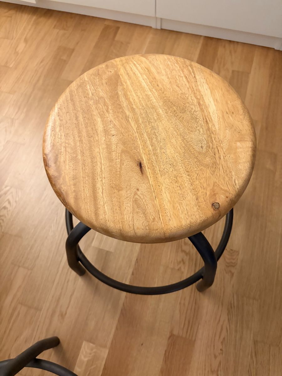 Hocker: Hocker Holz Metall 2 Stk. gebraucht – Gebraucht aus Zürich von Sandraastoll 2