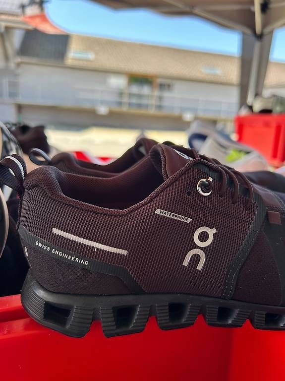Scarpe da donna: NEUE ON SCHUHE - Größe 36.5 – Usato da Sursee venduto da pilatus.sport 3