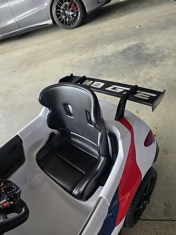 BMW Veicoli per bambini: BMW M8 GTE Elektroauto Kinder – Usato da Lommiswil venduto da IvanaGr 3