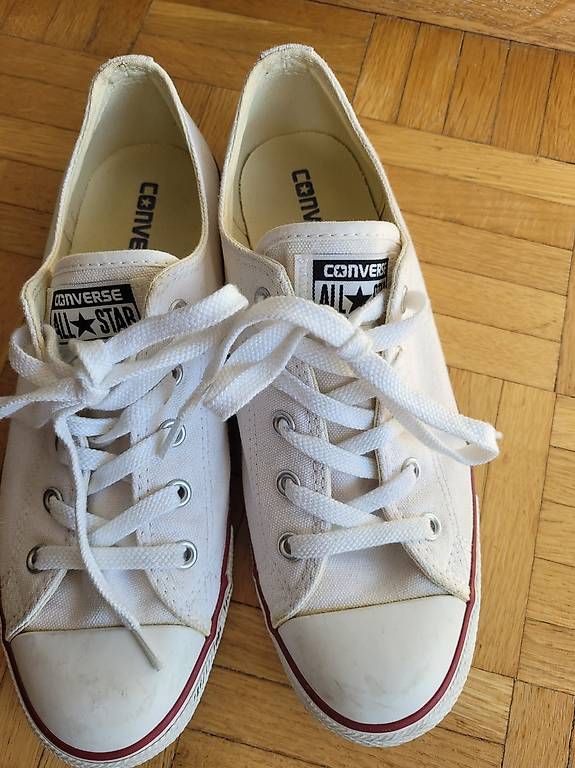 Converse Damenschuhe: Converse weiss gr.39 – Gebraucht aus Pfäffikon SZ von Mrs.Moneypenny