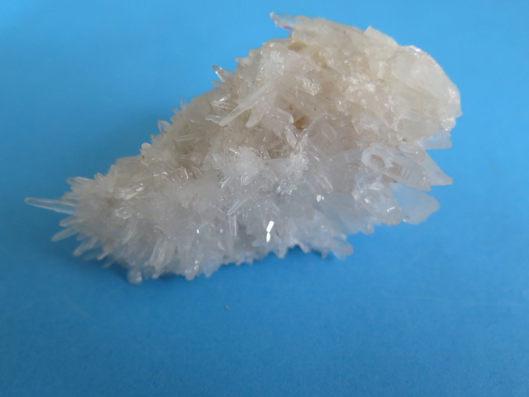 Mineralien & Heilsteine: Bergkristall mit vielen Spitzen – Gebraucht aus Schaffhausen von Yamakana51L8736OQ8 1