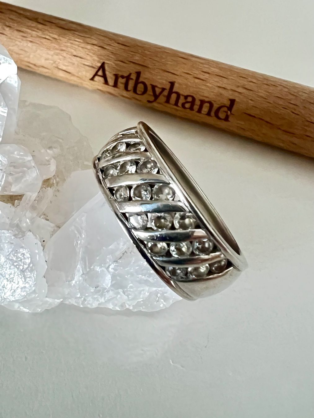 Ringe: Breiter Silberring 925 mit funkelnder Steinbesatzung Gr 57 – Gebraucht aus Ruswil von artbyhand 6