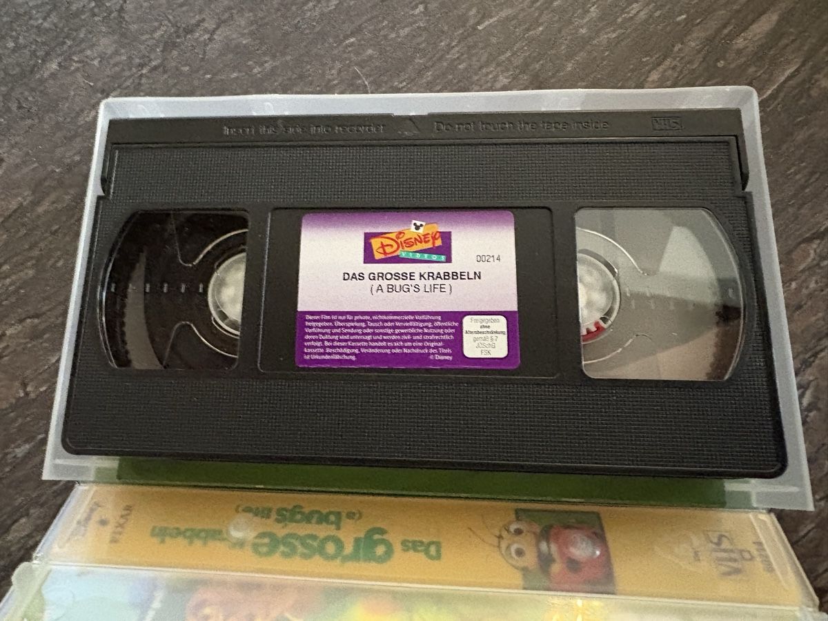 Toutes les VHS: VHS das grosse krabbeln NEU – Neuf (Voir description) à Herzogenbuchsee par warrior77 1