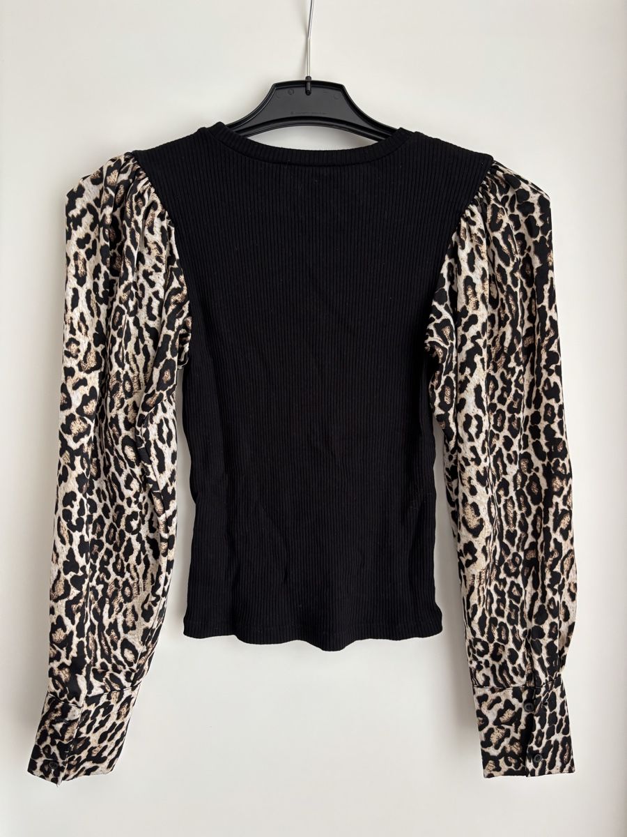Zara Camicette: Oberteil mit Leopardenmusterärmel – Usato da Winterthur venduto da leimaj 3