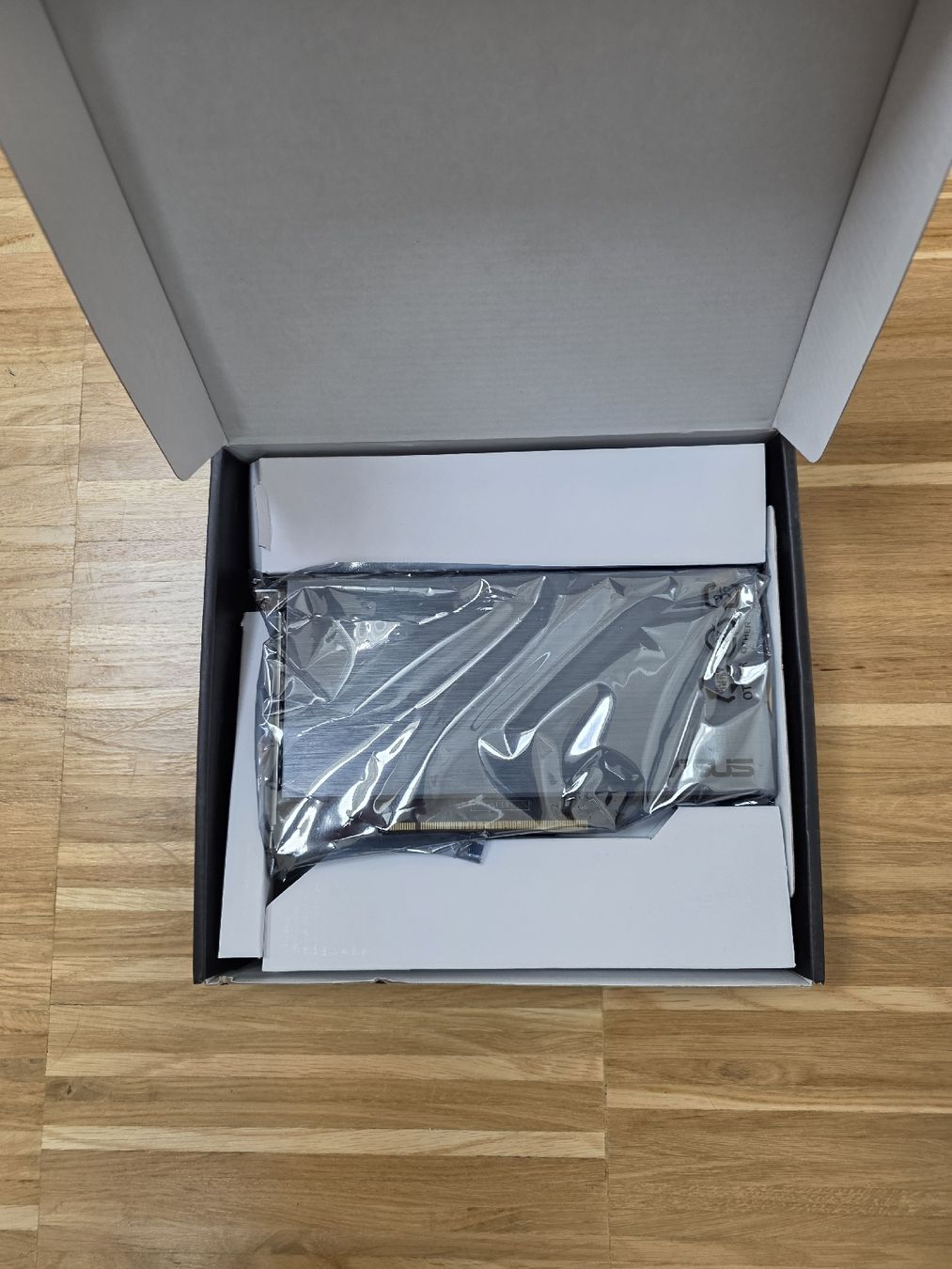 Asus PC: ASUS Hyper M.2 x16 Card V2 – Usato da Felben-Wellhausen venduto da Darameo 1