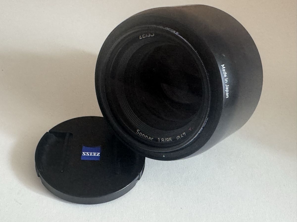 Zeiss Objectifs: Zeiss Batis 85mm 1.8 Sony E Objektiv – D'occasion à Solothurn par zso_qh52 1