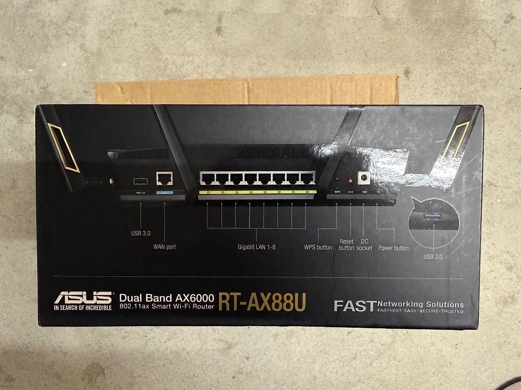 Asus Modems & Router: ASUS RT-AX88U Gaming Router – Gebraucht aus Schlieren von Luxtos 1