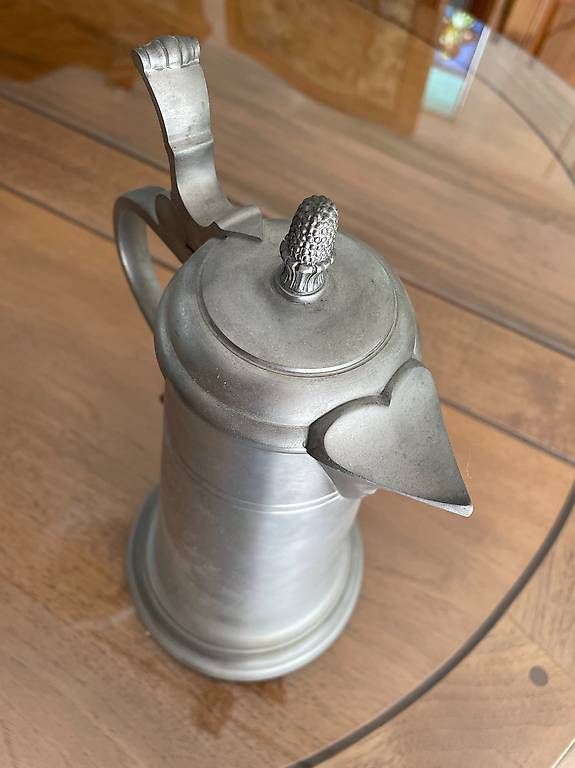 Karaffen: ZINNSTUBE Zinnkanne 27 cm – Gebraucht aus Gelterkinden von RemoViscardi 1
